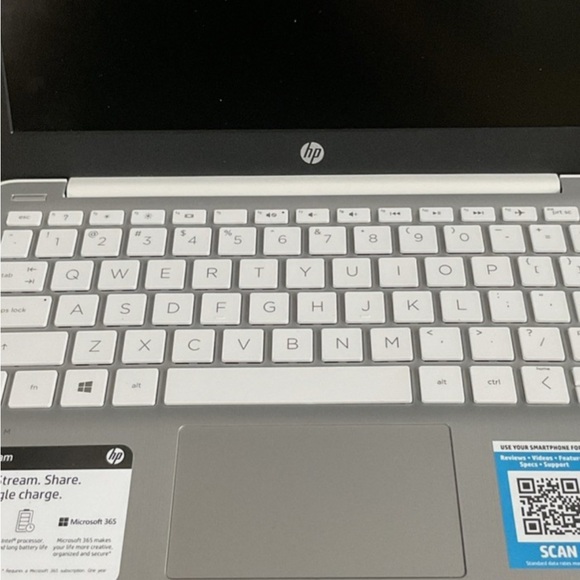 HP Other - HP Gray and White Laptop
